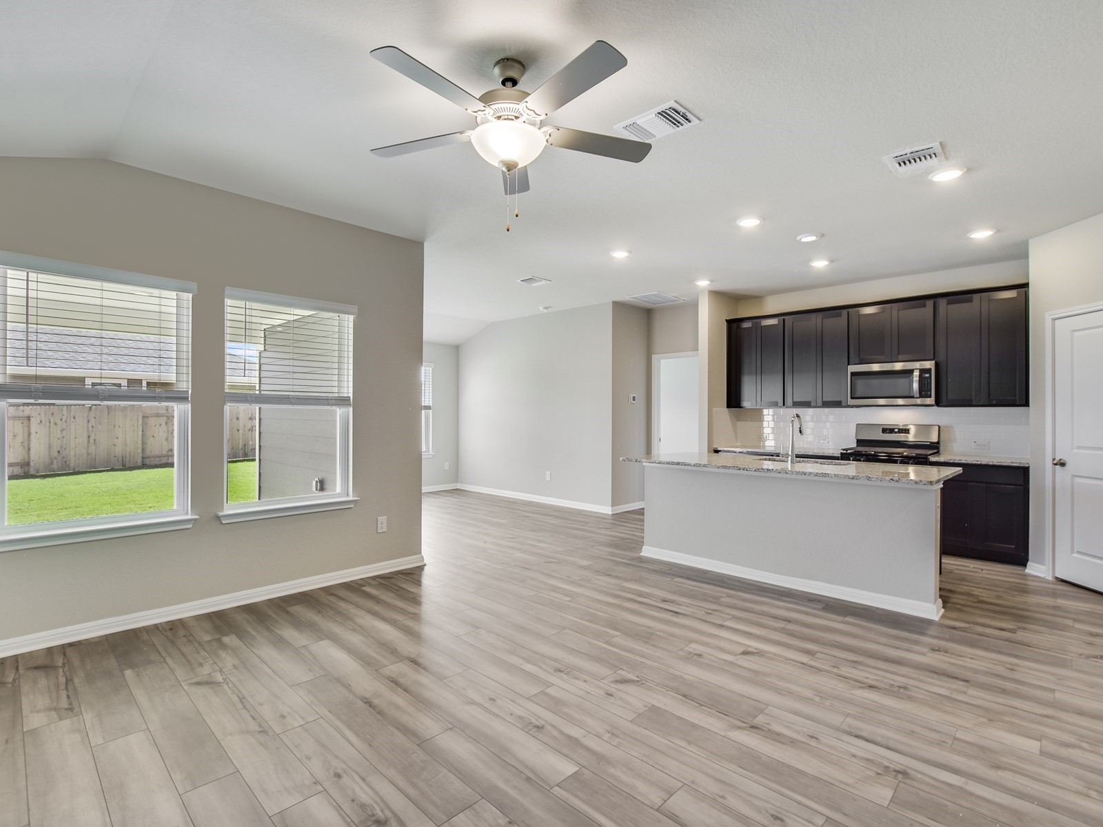 The Briscoe (820) floor plan